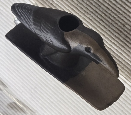Bird effigy pipe